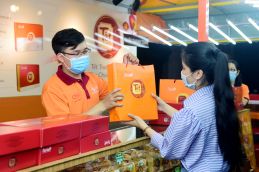 Kido earns sweet returns from confectionery goods, cakes Dsc 0348 Jpg