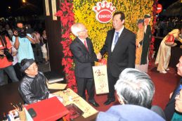 Kinh Do Corporation is awarded the certificate of merit by Chairman of People’s Committee of Ho Chi Minh city 1683 Thumb